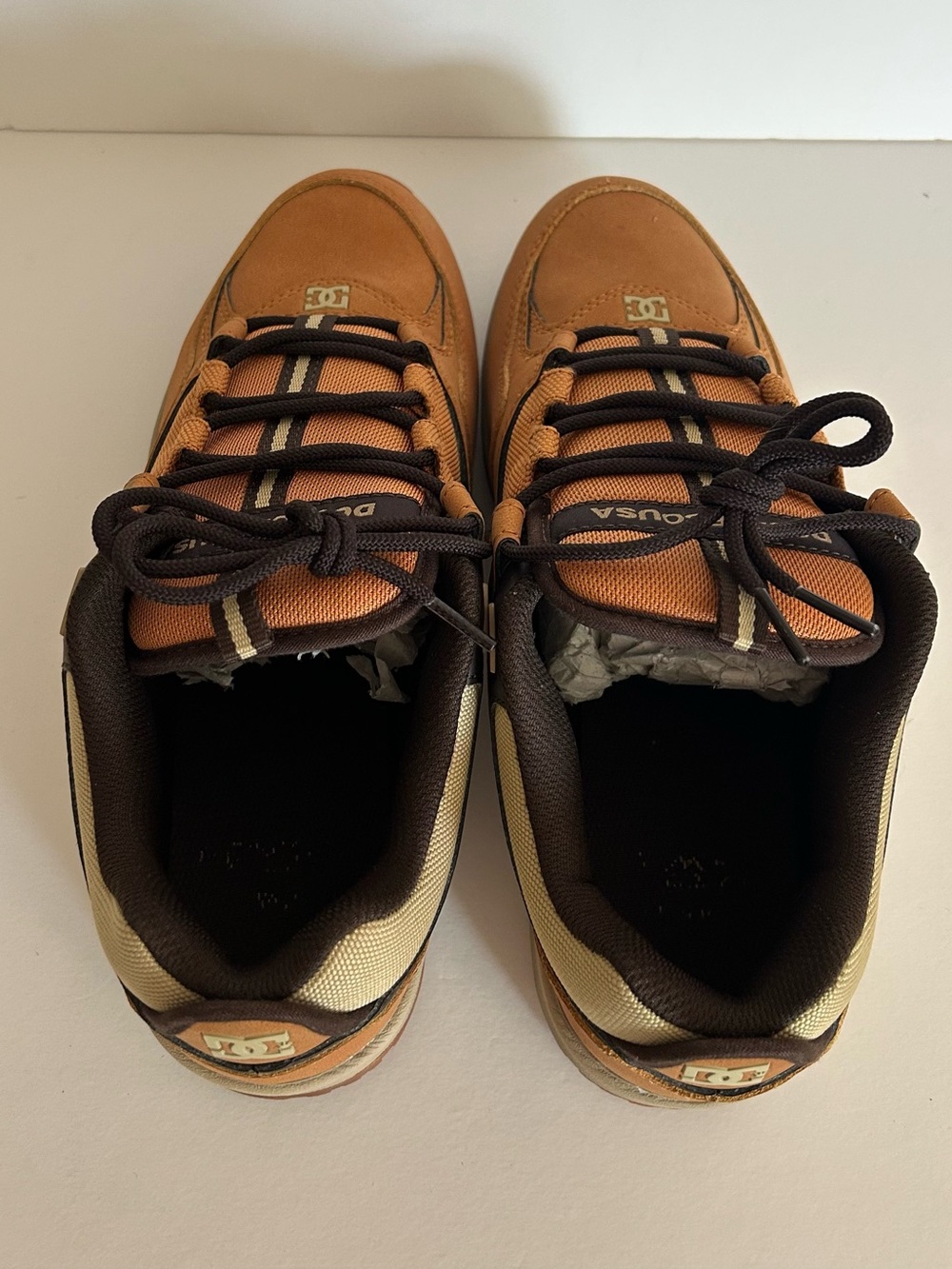 DC Men's Kalis Lite SE Tan and Black Skate Sneakers - Picture 6 of 9